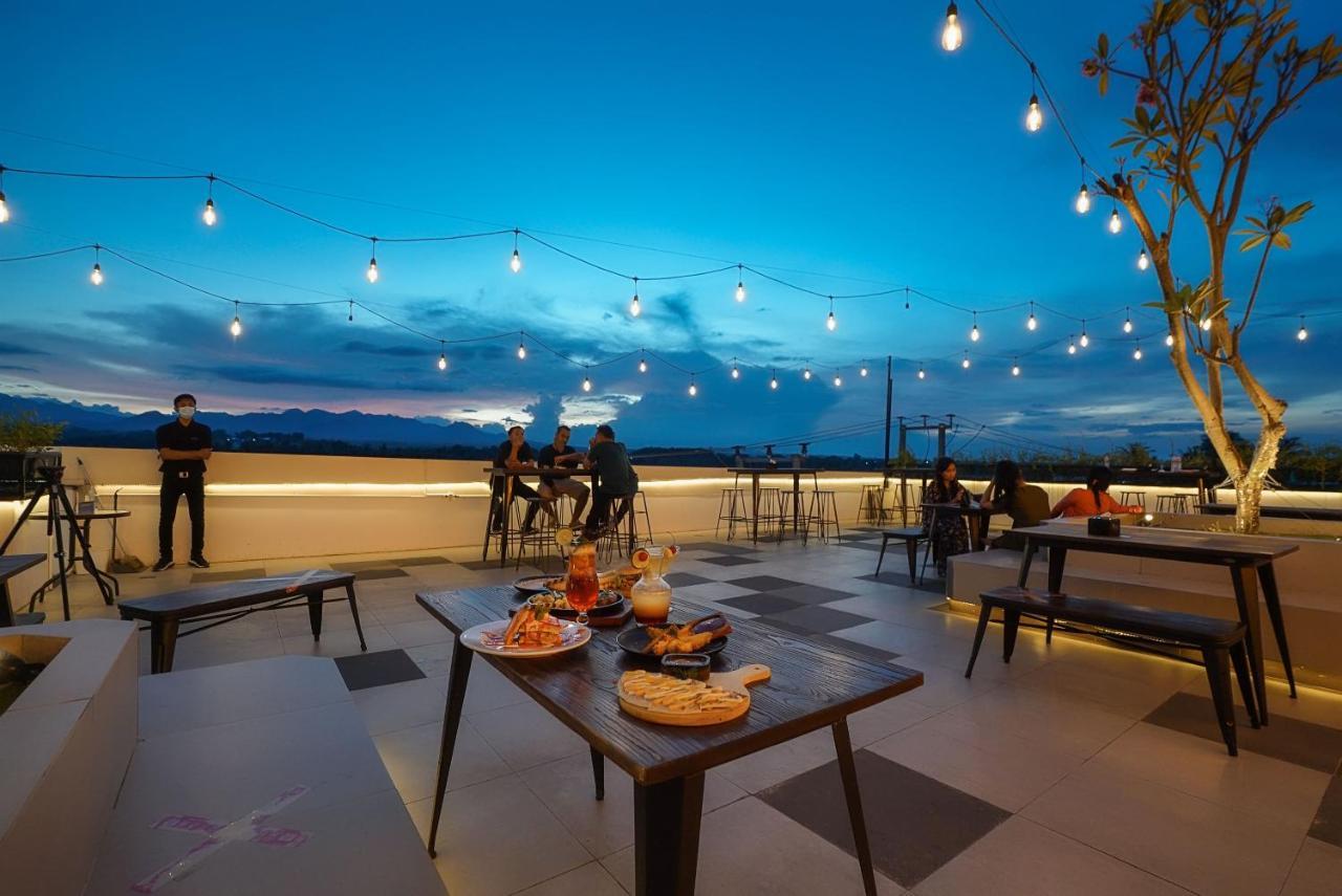 Kaloka Airport Hotel Sumbawa Besar Экстерьер фото