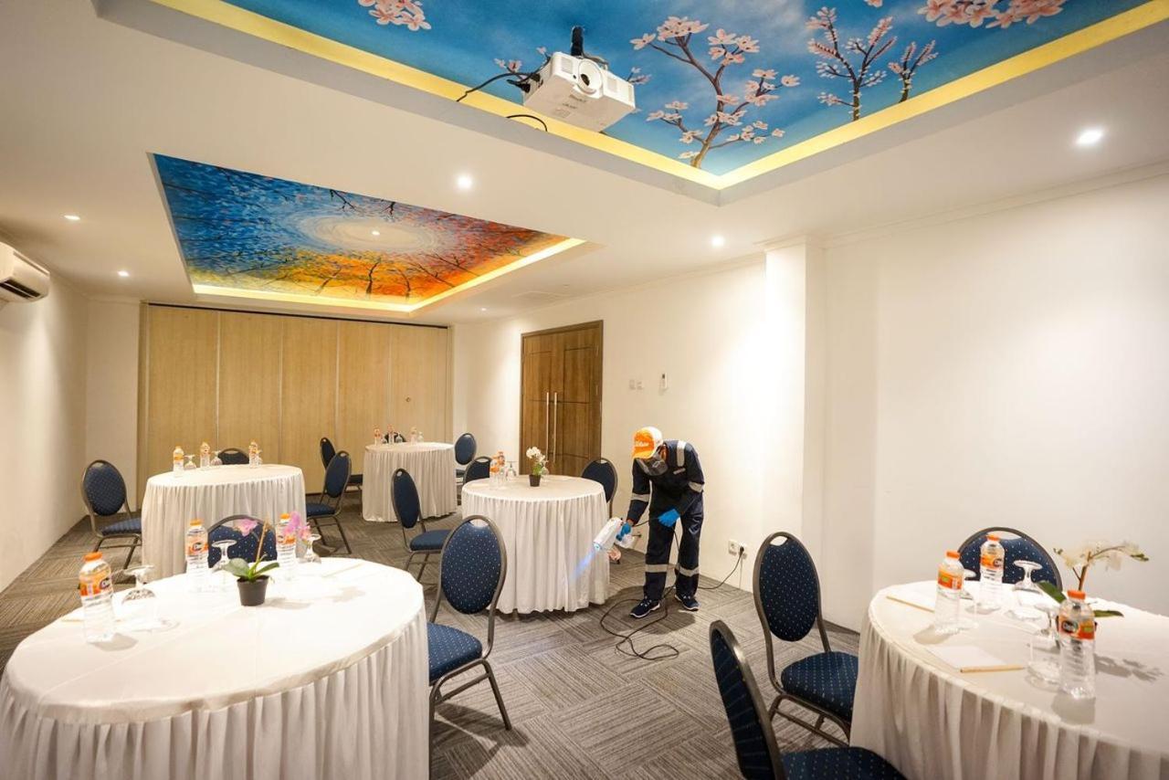 Kaloka Airport Hotel Sumbawa Besar Экстерьер фото
