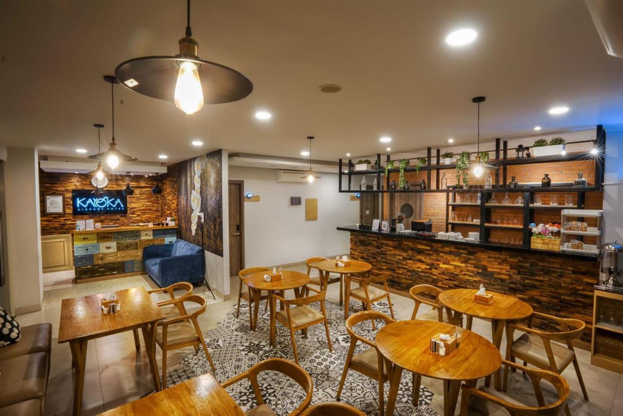 Kaloka Airport Hotel Sumbawa Besar Экстерьер фото