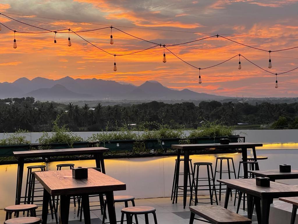 Kaloka Airport Hotel Sumbawa Besar Экстерьер фото