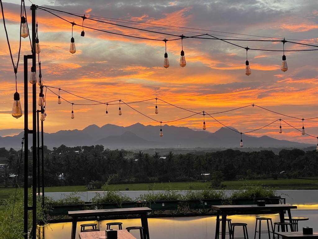 Kaloka Airport Hotel Sumbawa Besar Экстерьер фото